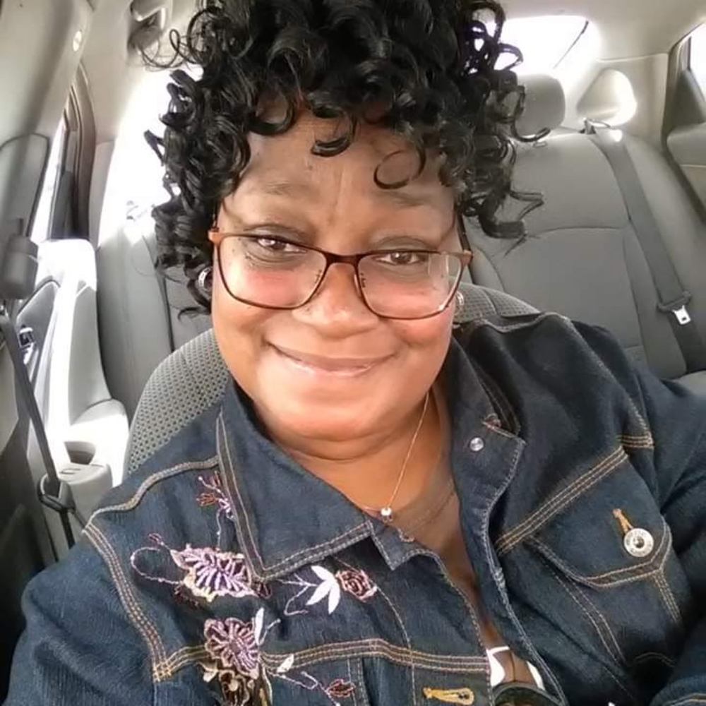 Meet your Posher, Lenora